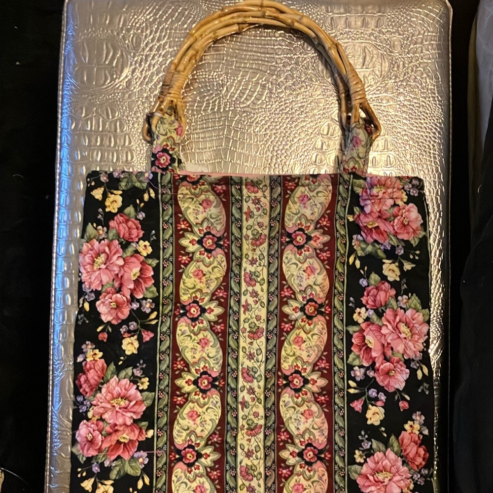 Floral, quilted, fabric Vintage tote.